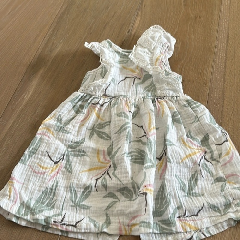 Jessica Simpson Dress with button back - Picture 1 of 3